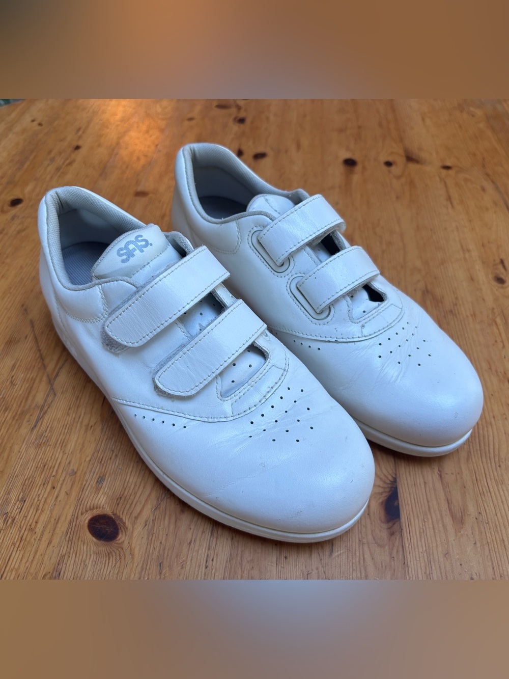 SAS Me Too White Leather Velcro Casual Walking Shoes, Size 6.5 Women’s